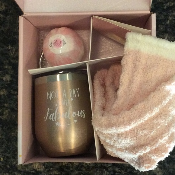 Naha Flume Accessories - “Happy Birthday” 🎂 Spa Gift Box